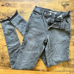 Levi’s 720 High Rise Super Skinny Charcoal Gray Jeans, W24 L28